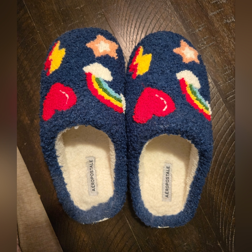 Aeropostale Fuzzy Slippers with Rainbows, Hearts, Lightning Bolts, Stars M 7-8